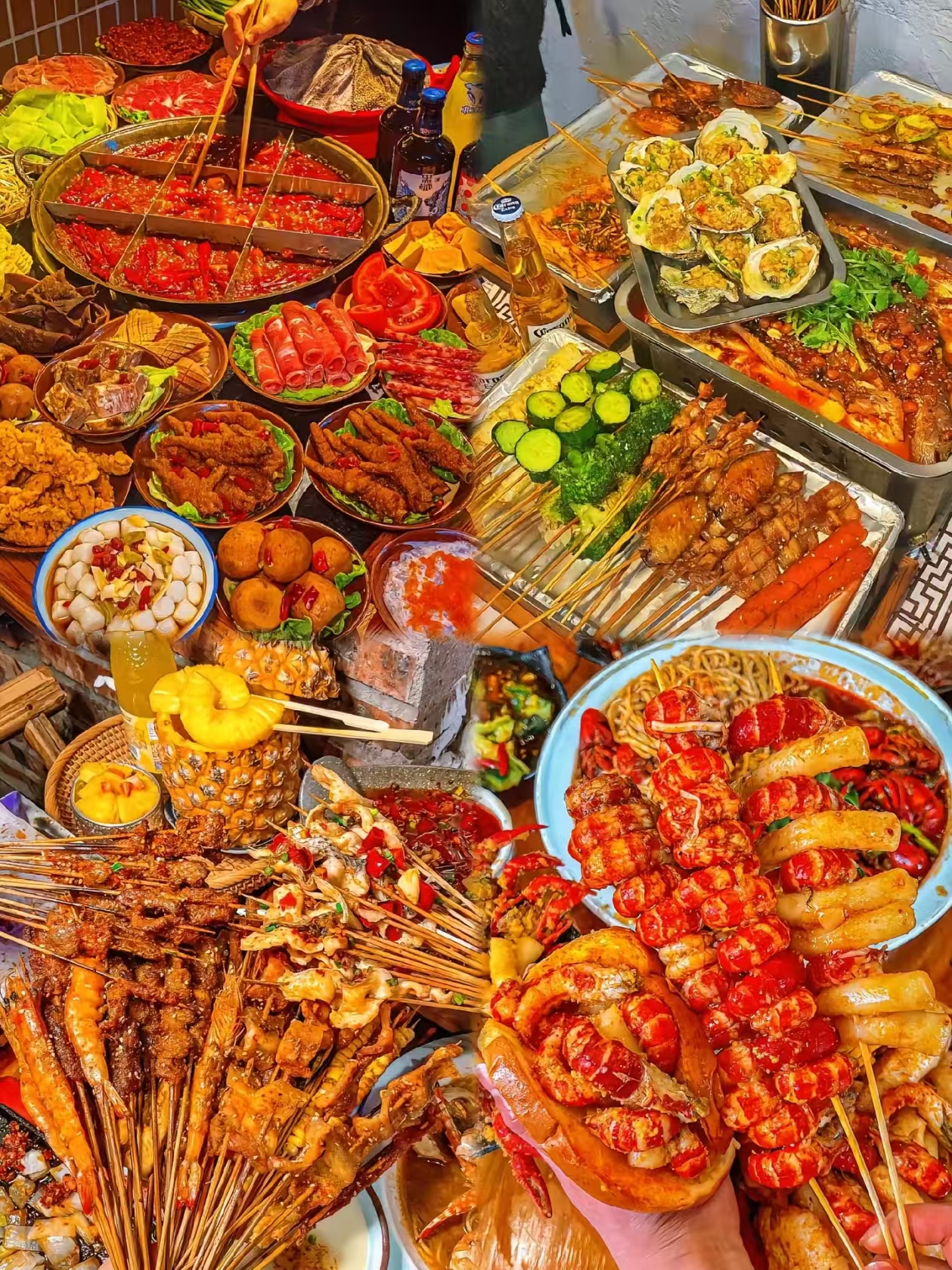 Spicy crayfish and hotpot feast in Changsha